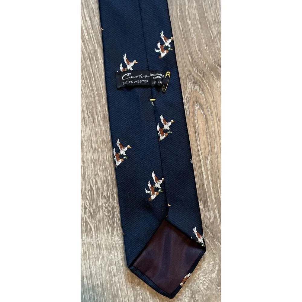 Tie Vintage Mallard Ducks Flying Made In USA Norwalk CT 82% Polyester 18% Silk